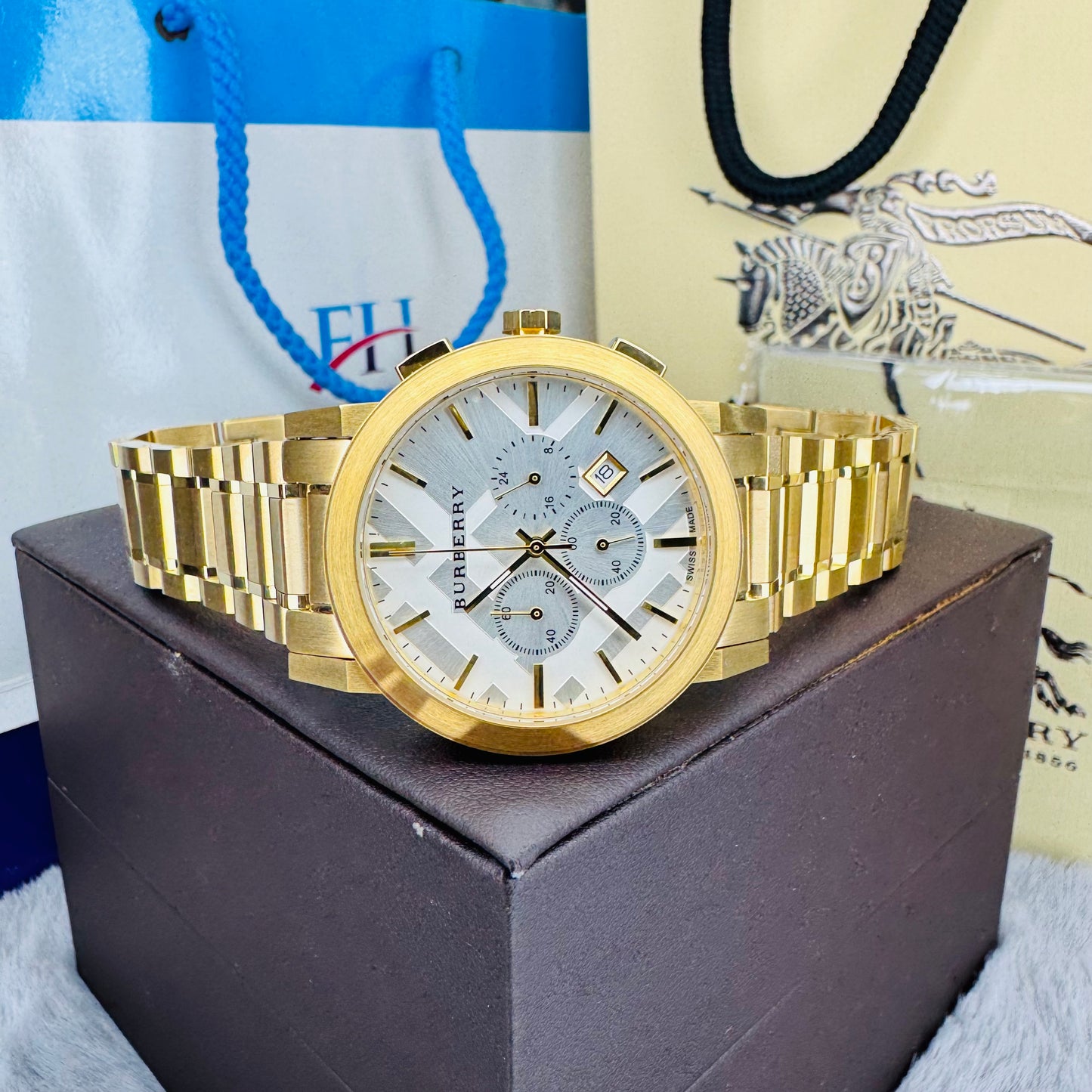 Burberry BU9351 White Dial Chronograph Quartz Gold-Tone Stainless Steel Chain Men’s Watch