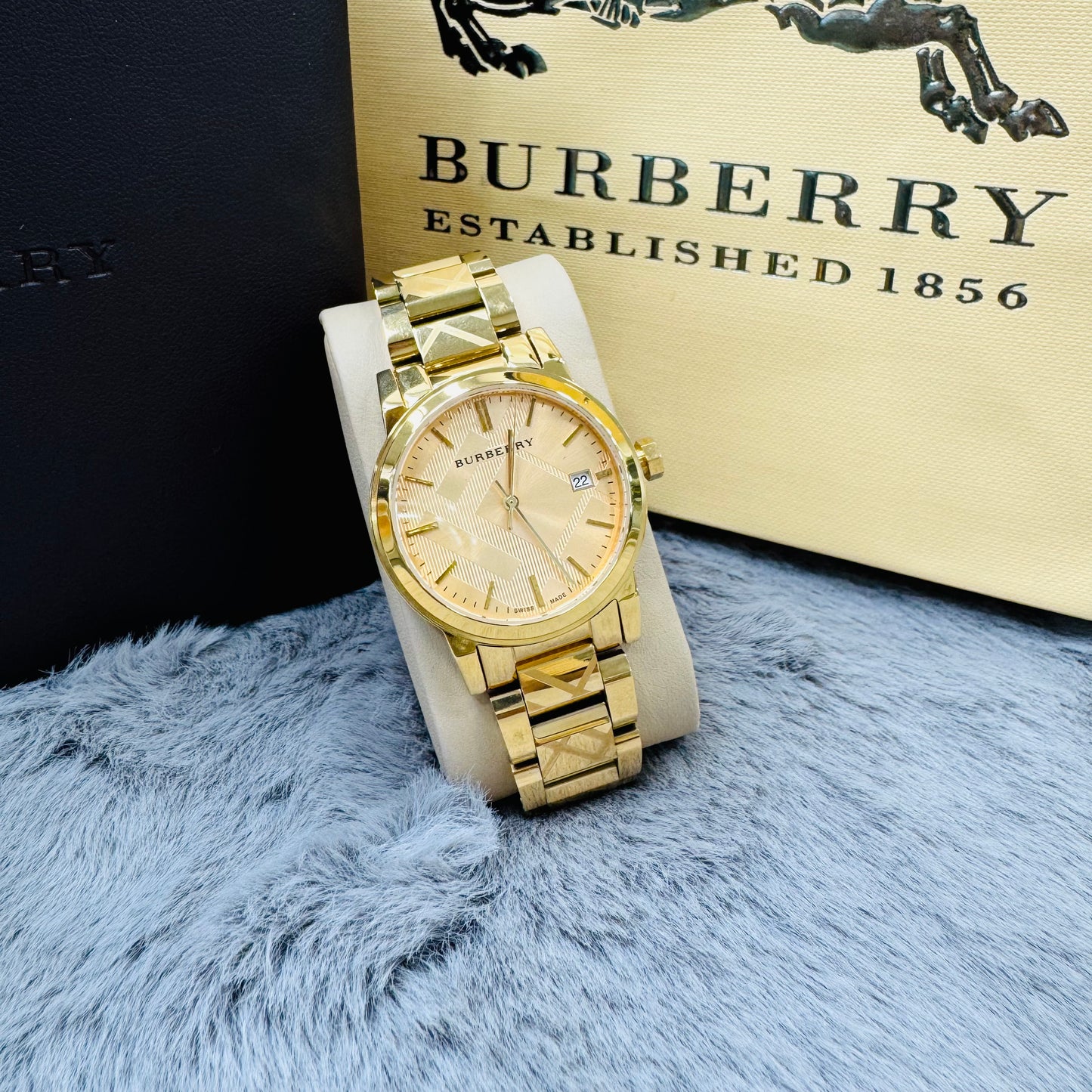 Burberry BU9146 Full Gold-Tone Quartz Stainless Steel Chain Ladies Watch