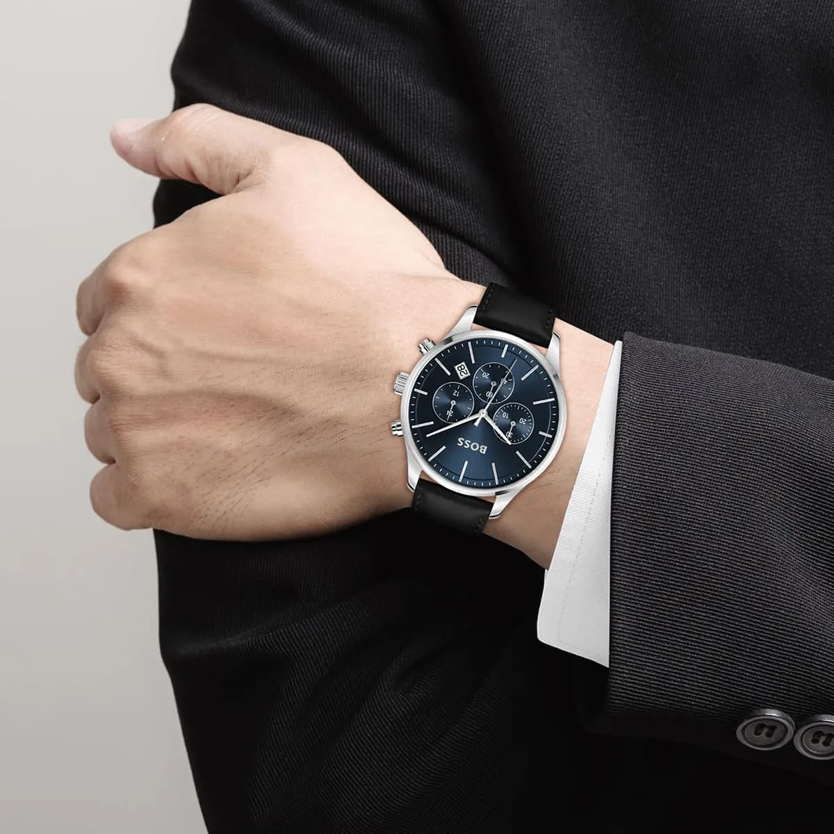 Hugo Boss Avery HB1514156 Chronograph Quartz Blue Dial Genuine Leather Strap Men’s Watch