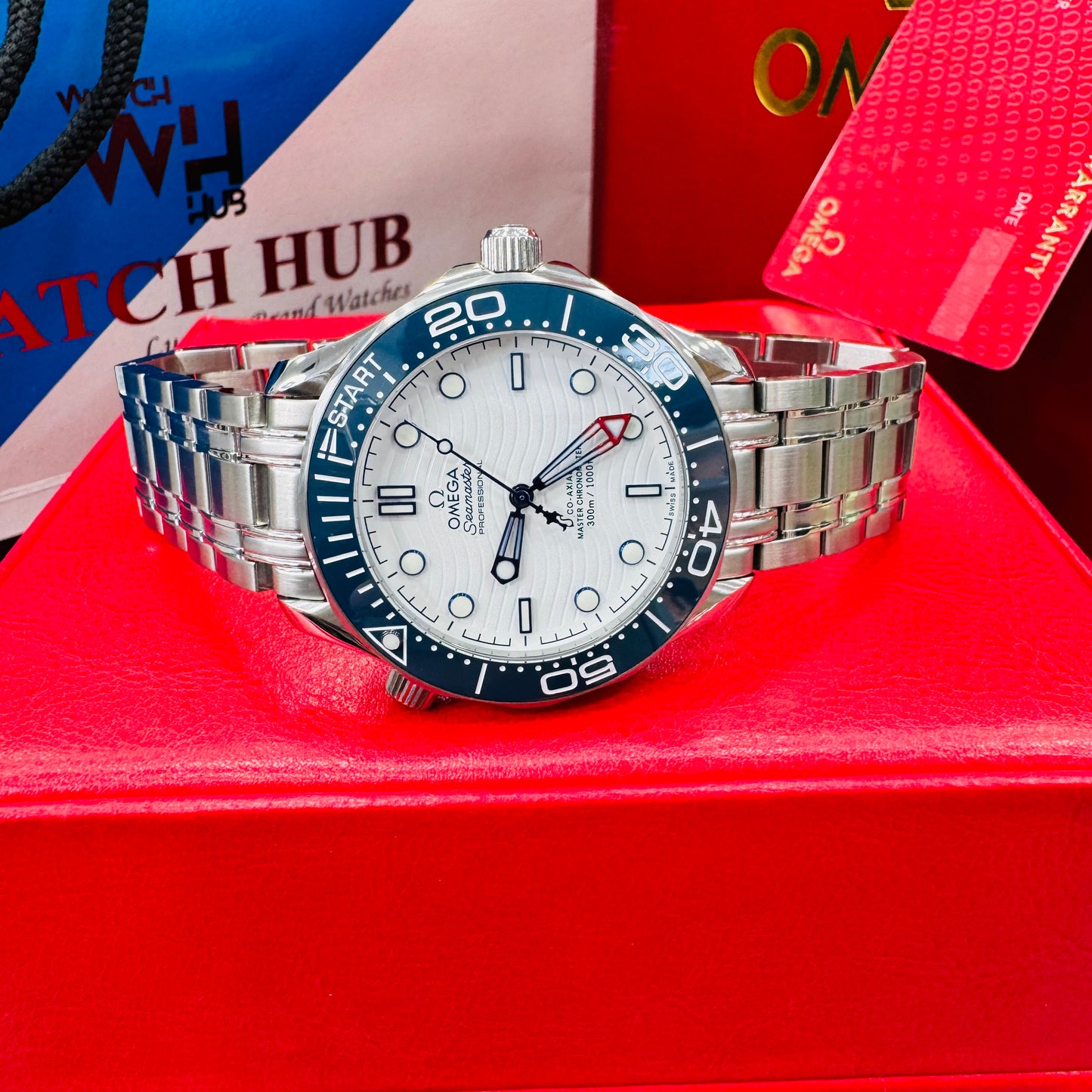 Omega Seamaster Diver 300M "America's Cup Edition" Automatic White Dial Stainless Steel Chain Men's Watch