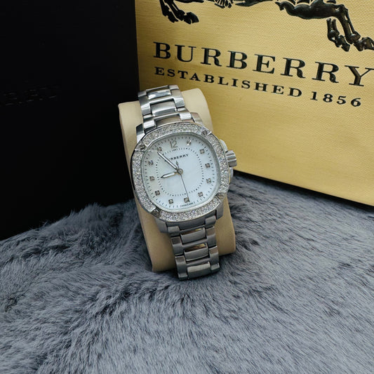 Burberry BBY2000 "The Britain" Quartz White Dial Silver-Tone Stainless Steel Chain Ladies Watch