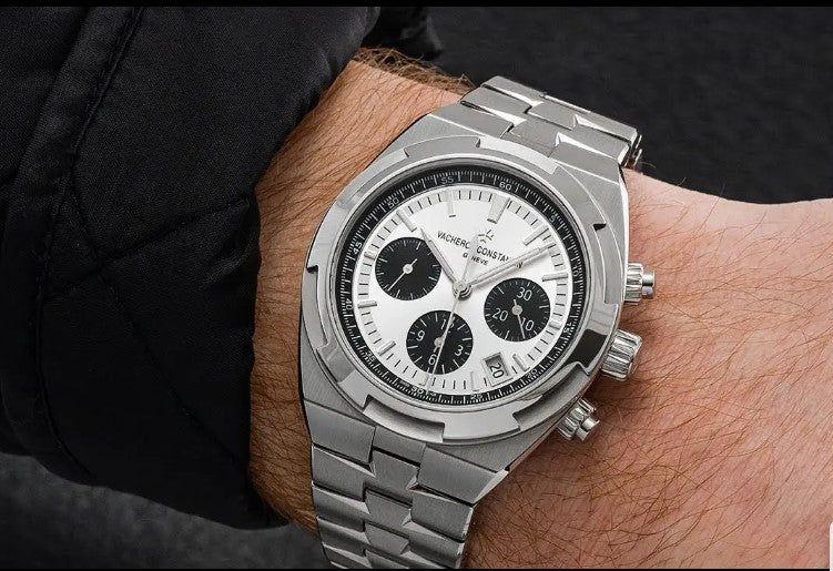 Vacheron Constantin Overseas Panda 5520V/210A-B686 Stainless Steel Case Swiss Grade 1:1 Men’s Watch