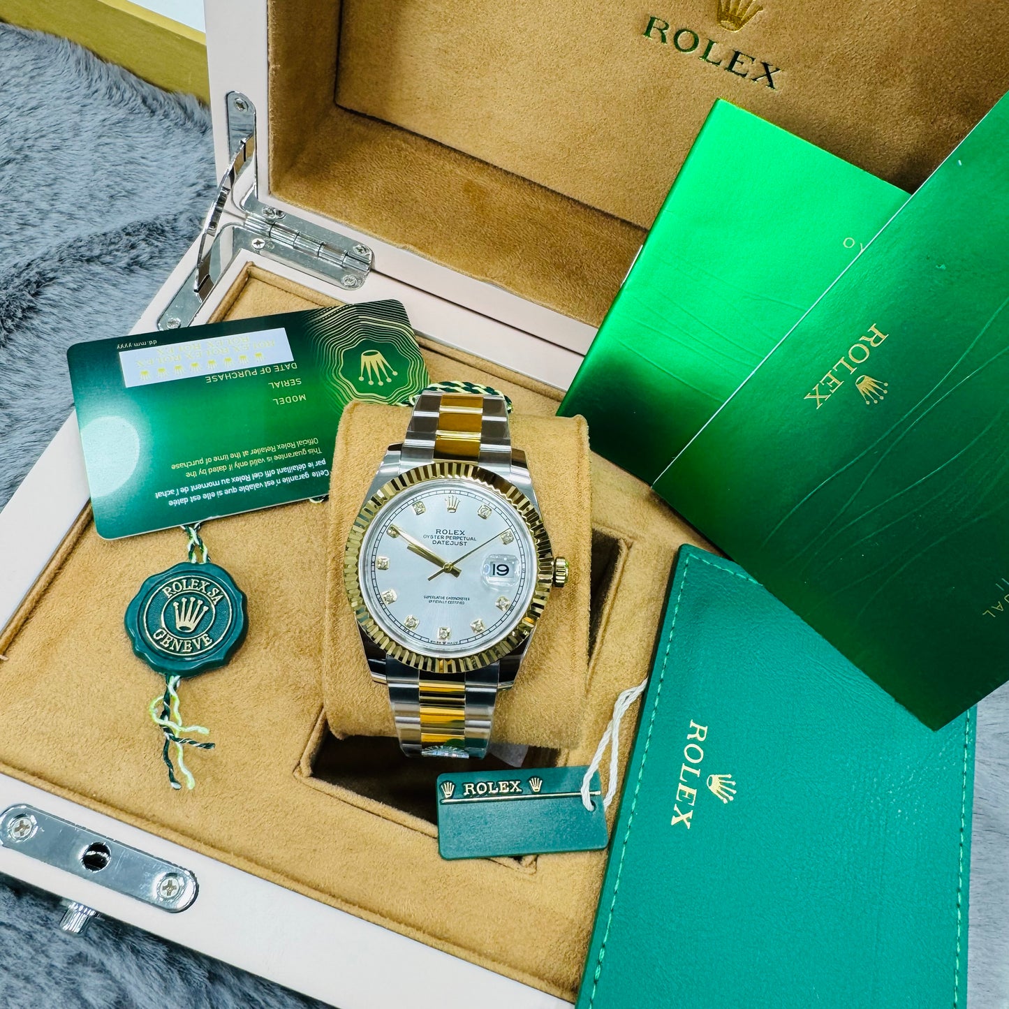 Rolex Datejust 116333 Diamond Gold Bezel with Gold and Silver Oyster Bracelet Automatic Men's Watch